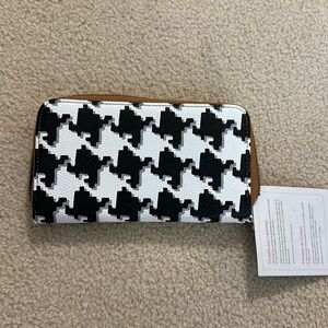 NWT Thirty One Wallet.